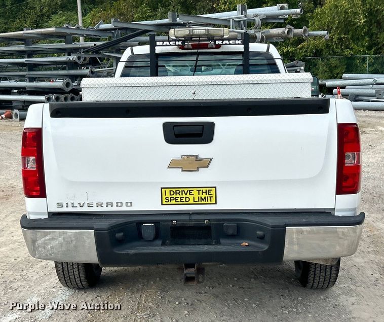 image for item ET3299 2008 Chevrolet Silverado 1500 pickup truck