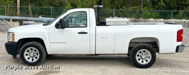 image for item ET3299 2008 Chevrolet Silverado 1500 pickup truck