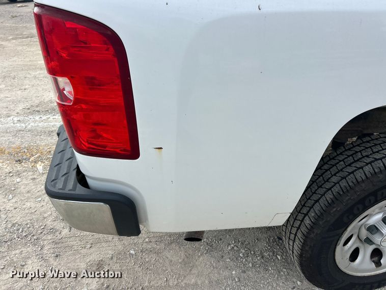 image for item ET3299 2008 Chevrolet Silverado 1500 pickup truck