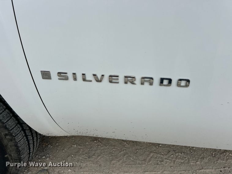 image for item ET3299 2008 Chevrolet Silverado 1500 pickup truck