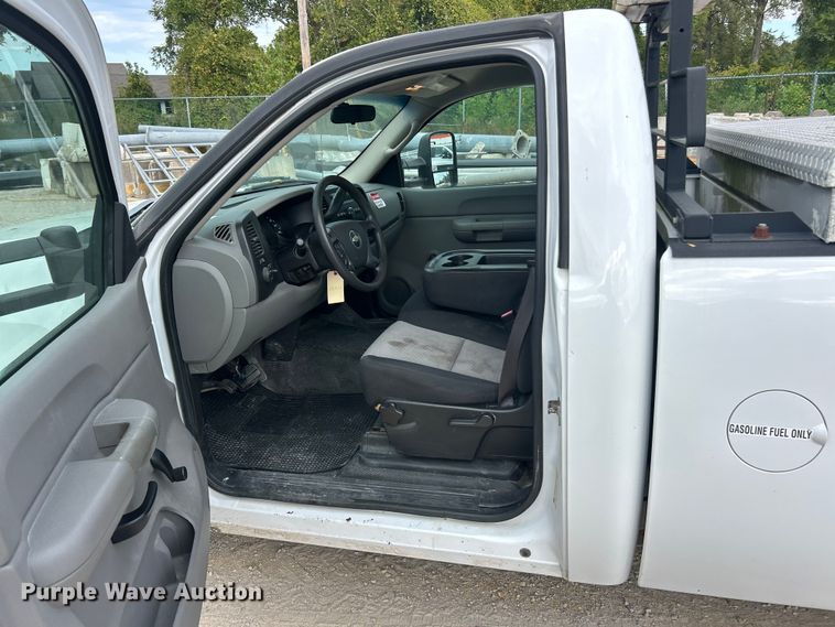 image for item ET3299 2008 Chevrolet Silverado 1500 pickup truck