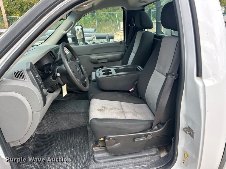 image for item ET3299 2008 Chevrolet Silverado 1500 pickup truck