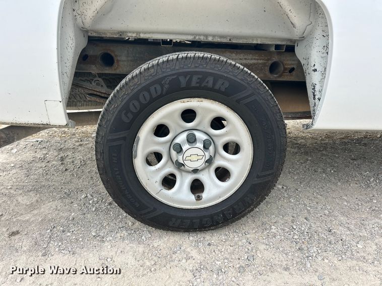 image for item ET3299 2008 Chevrolet Silverado 1500 pickup truck