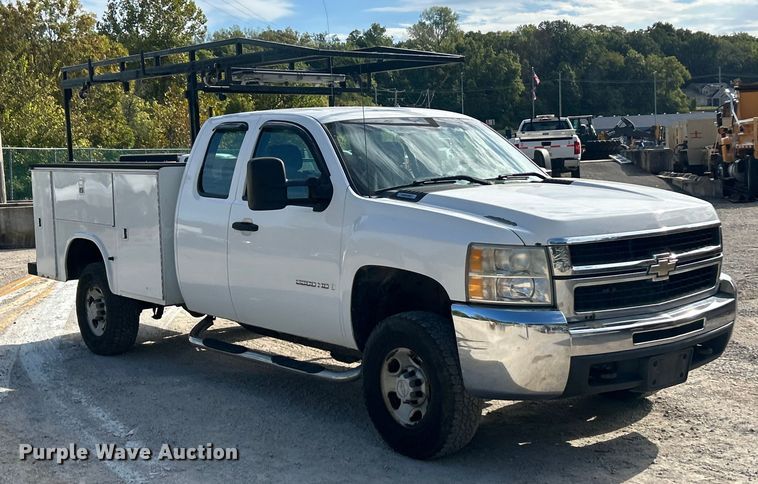 image for item ET3300 2008 Chevrolet Silverado 2500HD Ext. Cab utility bed pickup truck