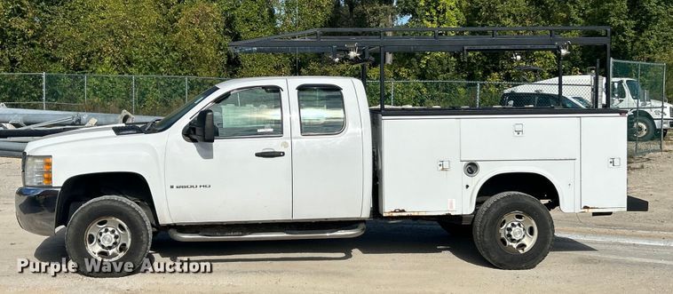 image for item ET3300 2008 Chevrolet Silverado 2500HD Ext. Cab utility bed pickup truck
