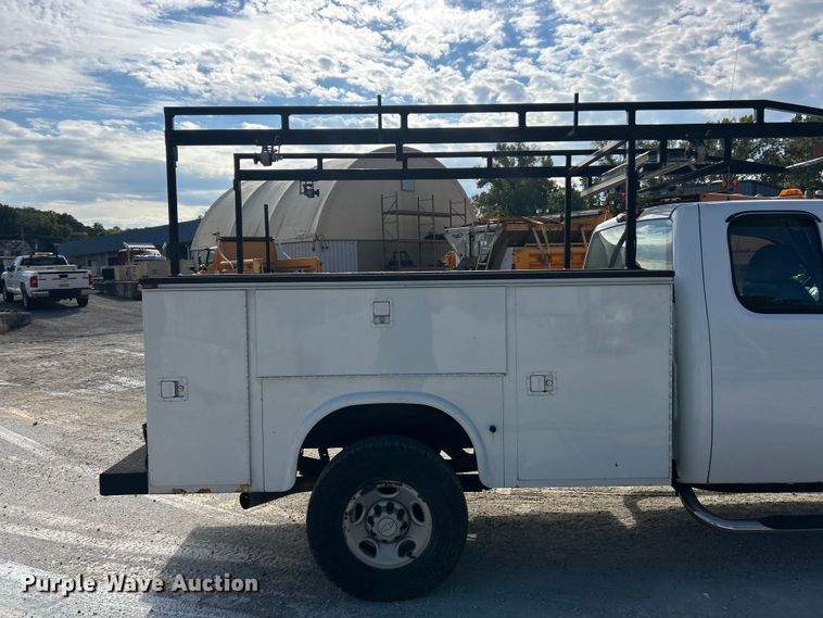 image for item ET3300 2008 Chevrolet Silverado 2500HD Ext. Cab utility bed pickup truck