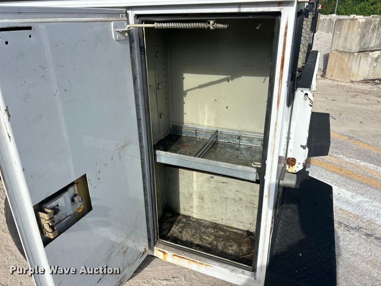 image for item ET3300 2008 Chevrolet Silverado 2500HD Ext. Cab utility bed pickup truck