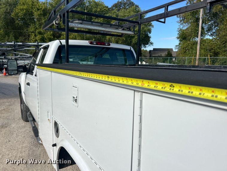 image for item ET3300 2008 Chevrolet Silverado 2500HD Ext. Cab utility bed pickup truck