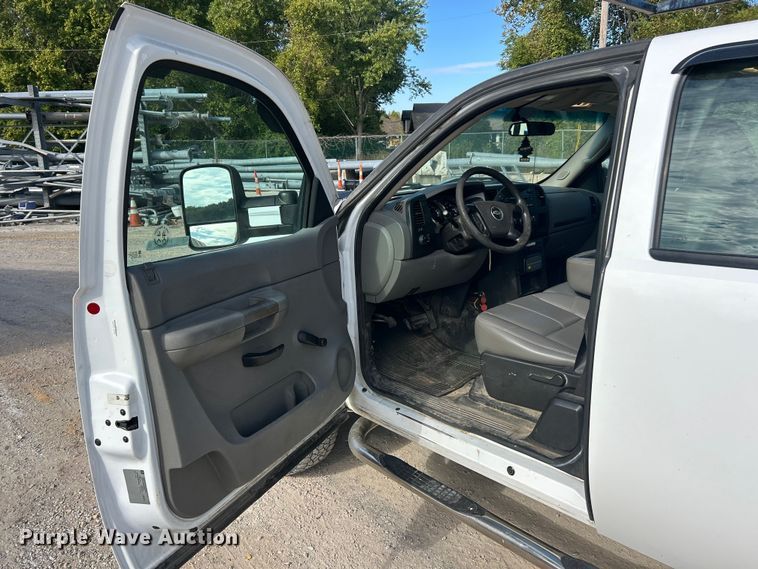 image for item ET3300 2008 Chevrolet Silverado 2500HD Ext. Cab utility bed pickup truck