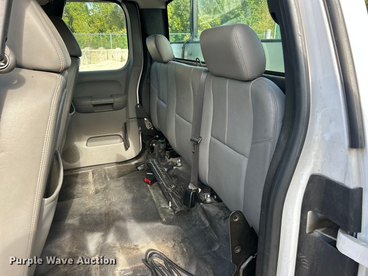 image for item ET3300 2008 Chevrolet Silverado 2500HD Ext. Cab utility bed pickup truck