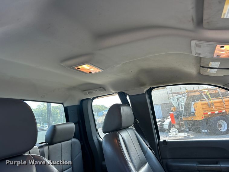 image for item ET3300 2008 Chevrolet Silverado 2500HD Ext. Cab utility bed pickup truck