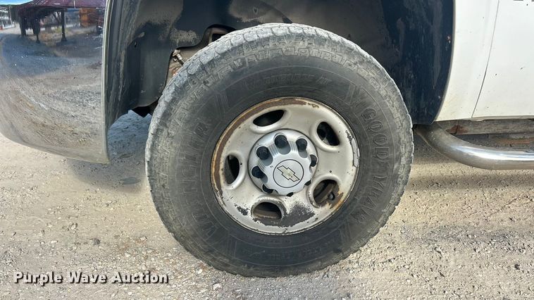 image for item ET3300 2008 Chevrolet Silverado 2500HD Ext. Cab utility bed pickup truck