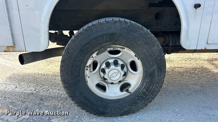 image for item ET3300 2008 Chevrolet Silverado 2500HD Ext. Cab utility bed pickup truck