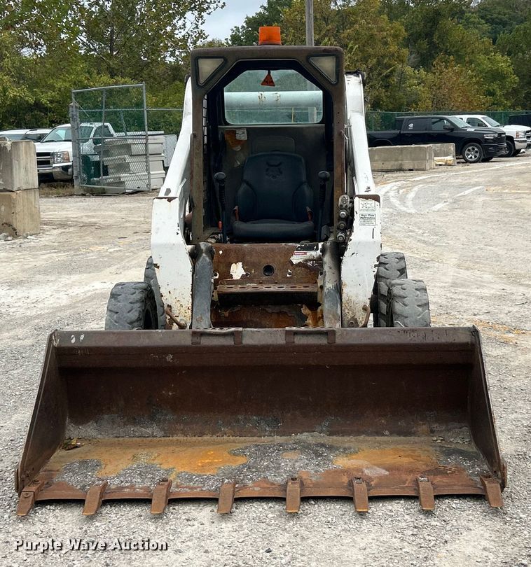 MINI CARGADOR SOBRE RUEDAS 2008 BOBCAT S300