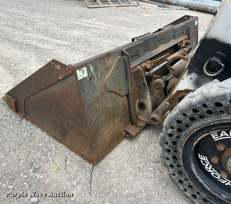 image for item ET3301 2008 Bobcat S300 skid steer loader