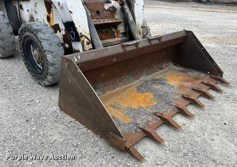 image for item ET3301 2008 Bobcat S300 skid steer loader