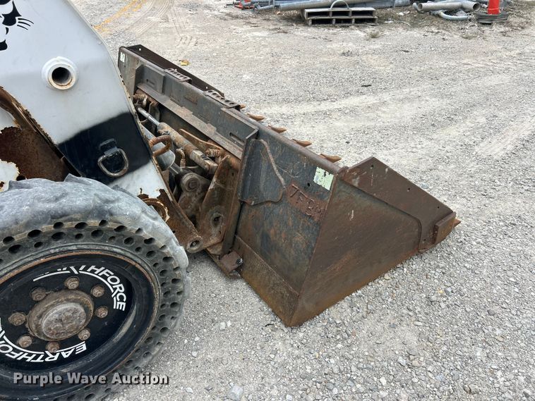 image for item ET3301 2008 Bobcat S300 skid steer loader