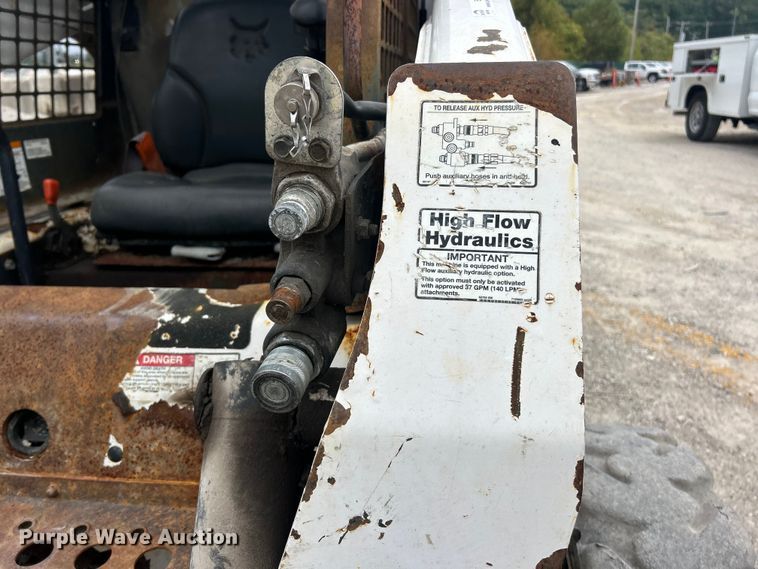 image for item ET3301 2008 Bobcat S300 skid steer loader