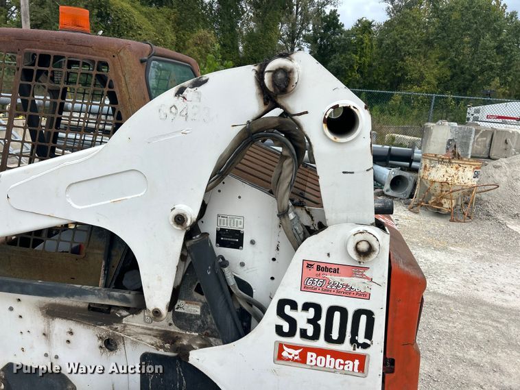 image for item ET3301 2008 Bobcat S300 skid steer loader