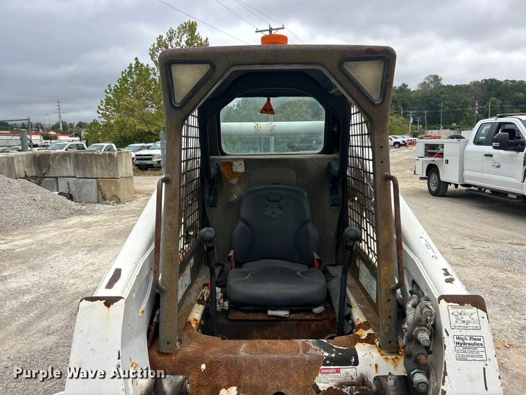 image for item ET3301 2008 Bobcat S300 skid steer loader