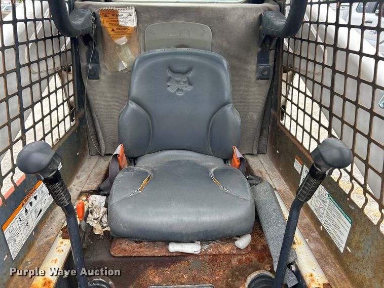 image for item ET3301 2008 Bobcat S300 skid steer loader