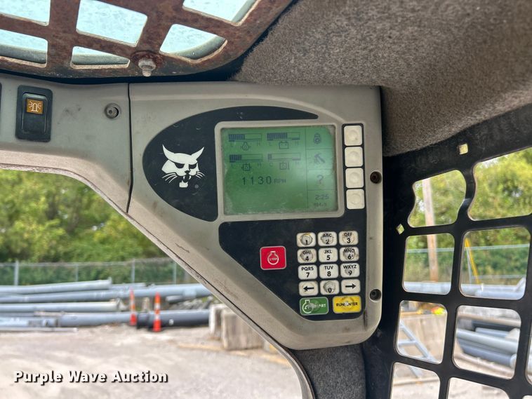 image for item ET3301 2008 Bobcat S300 skid steer loader