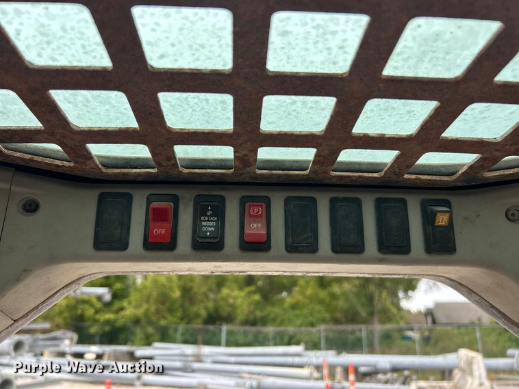 image for item ET3301 2008 Bobcat S300 skid steer loader