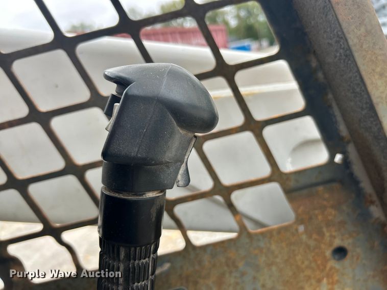 image for item ET3301 2008 Bobcat S300 skid steer loader