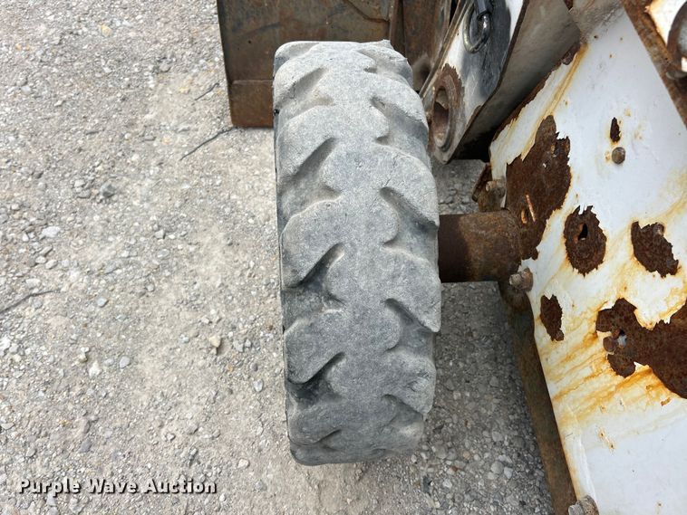 image for item ET3301 2008 Bobcat S300 skid steer loader