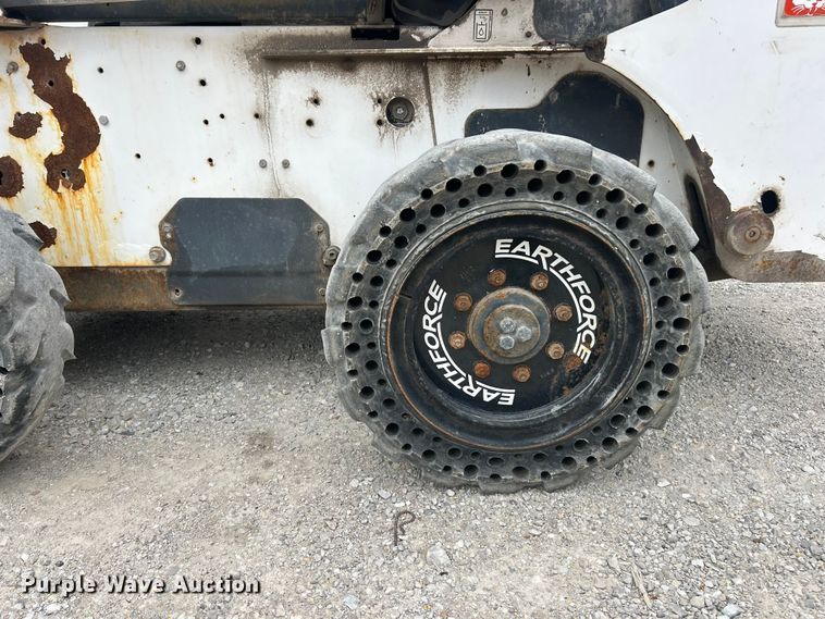 image for item ET3301 2008 Bobcat S300 skid steer loader