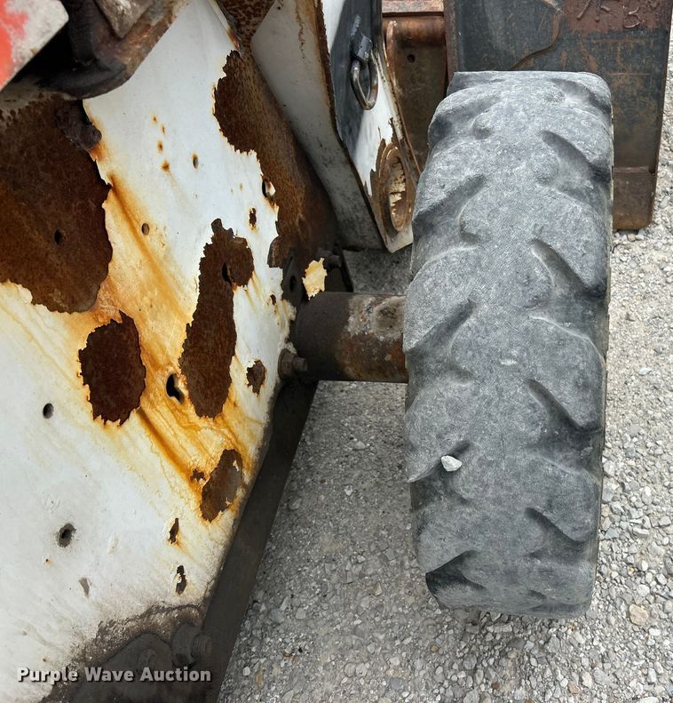 image for item ET3301 2008 Bobcat S300 skid steer loader