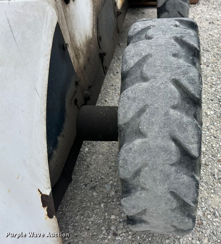 image for item ET3301 2008 Bobcat S300 skid steer loader