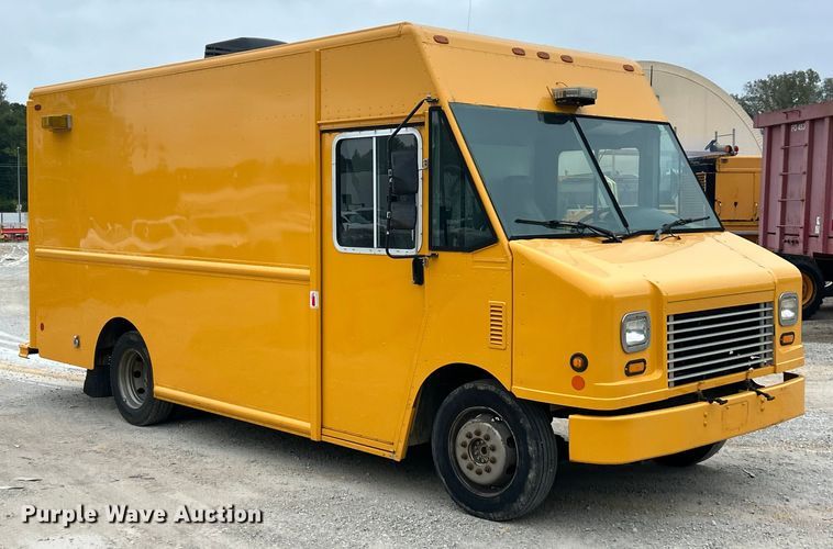 image for item ET3302 2008 Workhorse W42 delivery van
