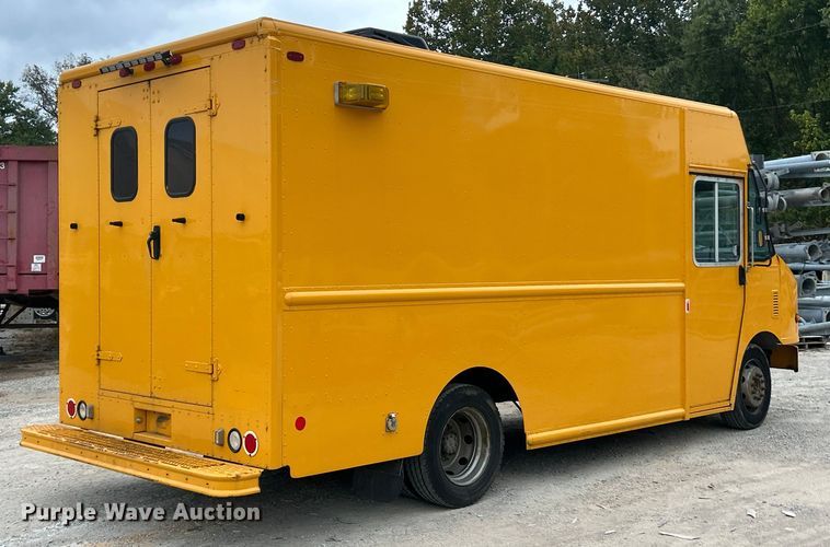 image for item ET3302 2008 Workhorse W42 delivery van