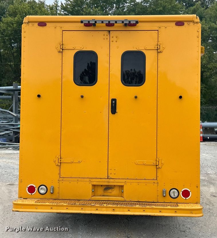 image for item ET3302 2008 Workhorse W42 delivery van