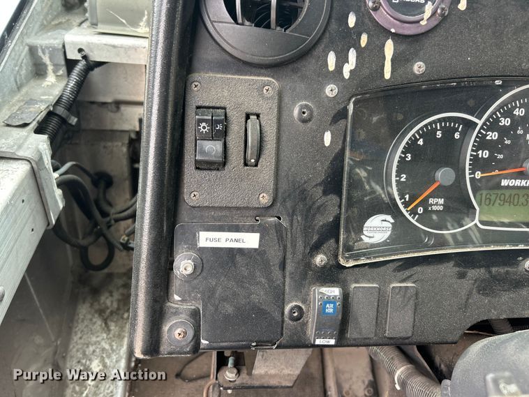 image for item ET3302 2008 Workhorse W42 delivery van