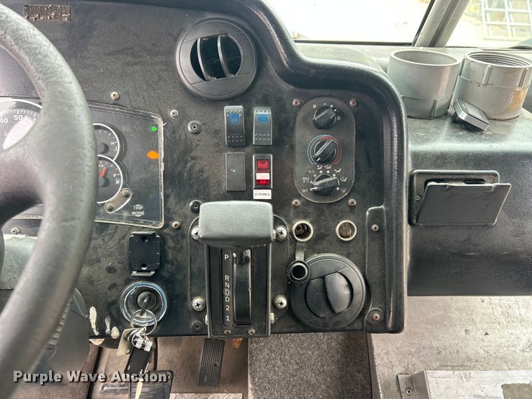 image for item ET3302 2008 Workhorse W42 delivery van