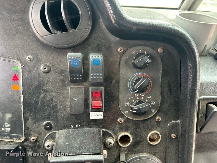 image for item ET3302 2008 Workhorse W42 delivery van