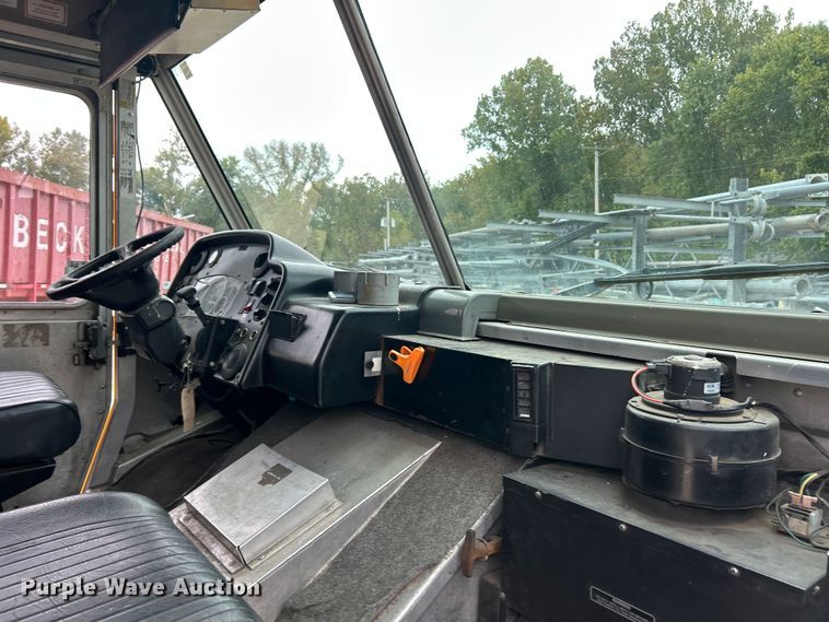 image for item ET3302 2008 Workhorse W42 delivery van