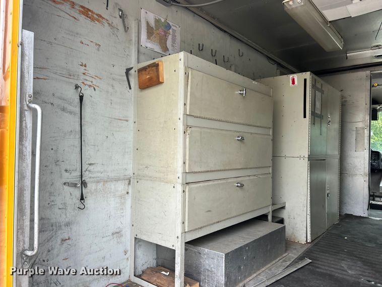 image for item ET3302 2008 Workhorse W42 delivery van