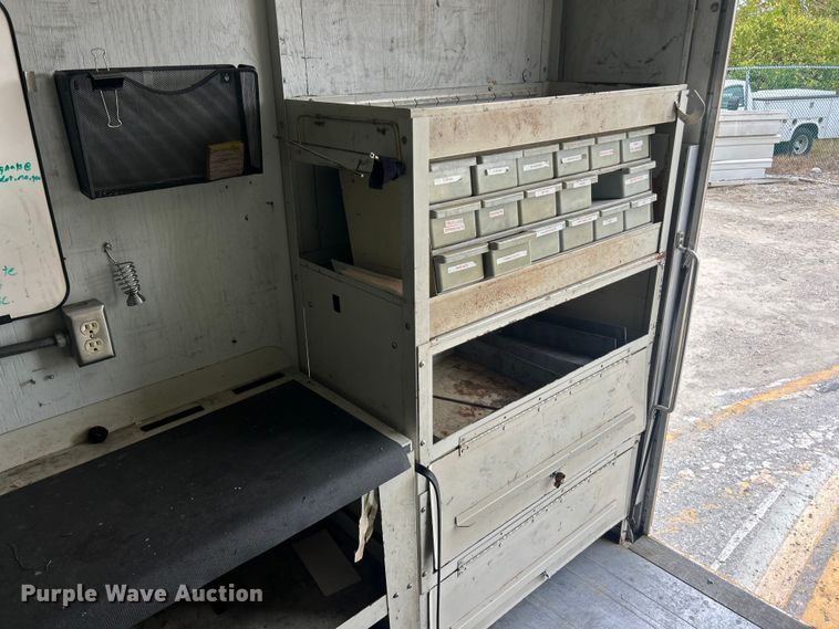 image for item ET3302 2008 Workhorse W42 delivery van