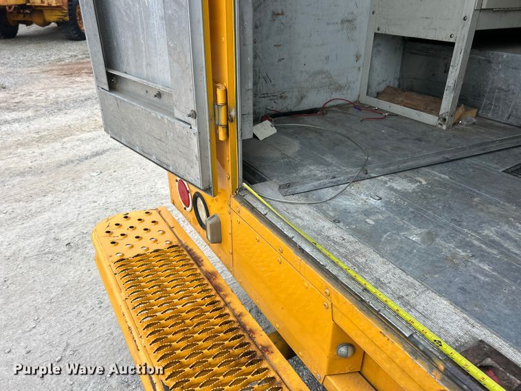 image for item ET3302 2008 Workhorse W42 delivery van