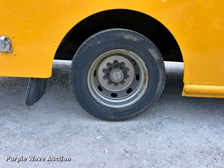 image for item ET3302 2008 Workhorse W42 delivery van