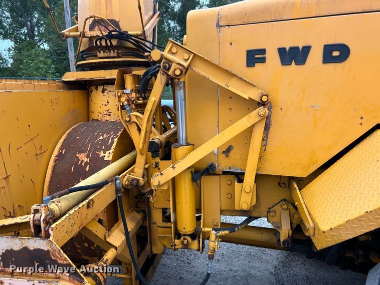 image for item ET3303 1985 FWD RB44-3231K snow blower truck