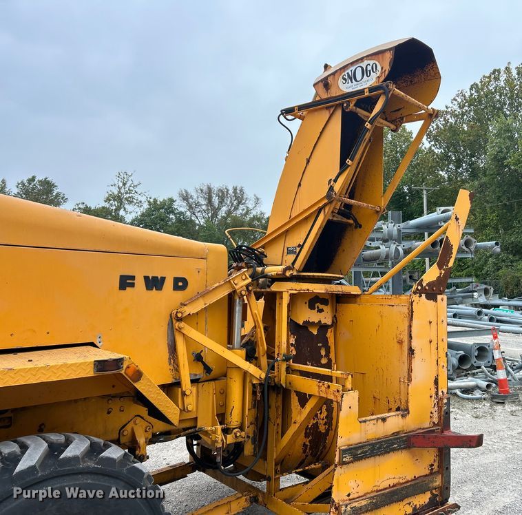 image for item ET3303 1985 FWD RB44-3231K snow blower truck