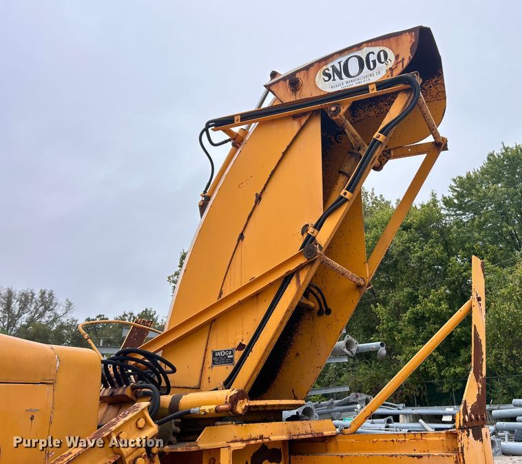 image for item ET3303 1985 FWD RB44-3231K snow blower truck