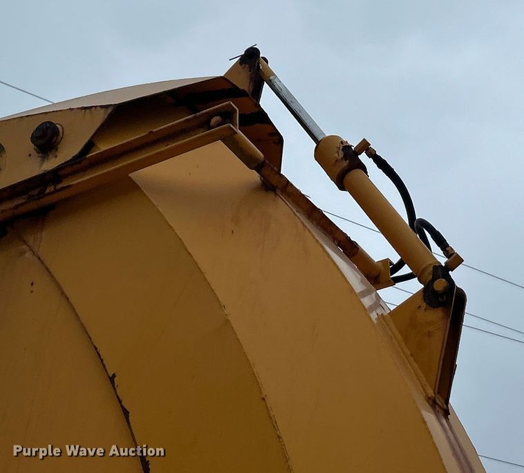 image for item ET3303 1985 FWD RB44-3231K snow blower truck