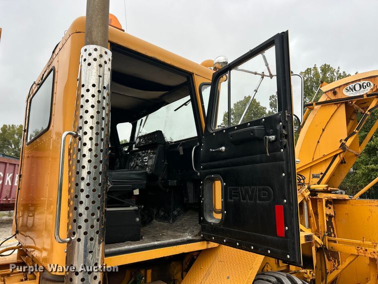 image for item ET3303 1985 FWD RB44-3231K snow blower truck