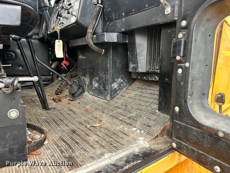 image for item ET3303 1985 FWD RB44-3231K snow blower truck