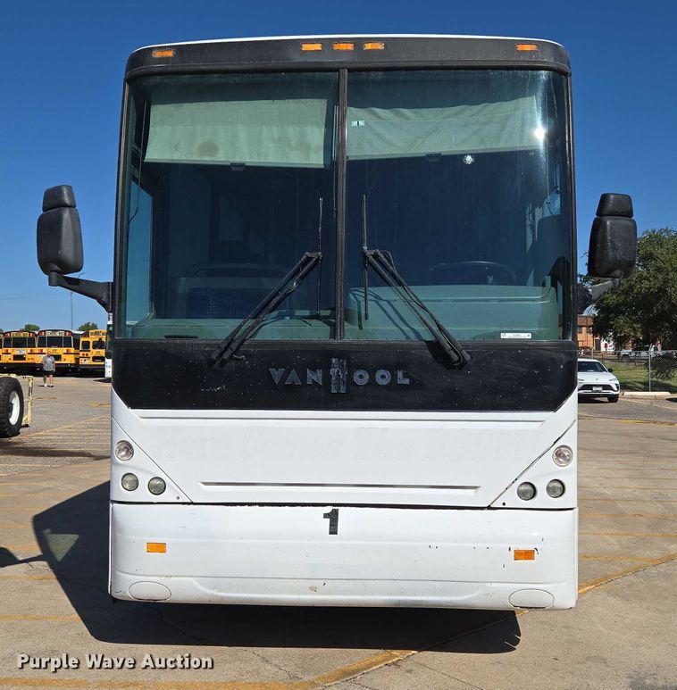 image for item EU3602 2005 Van Hool C2045 coach bus
